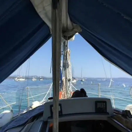 Voilier A Quai * Porquerolles